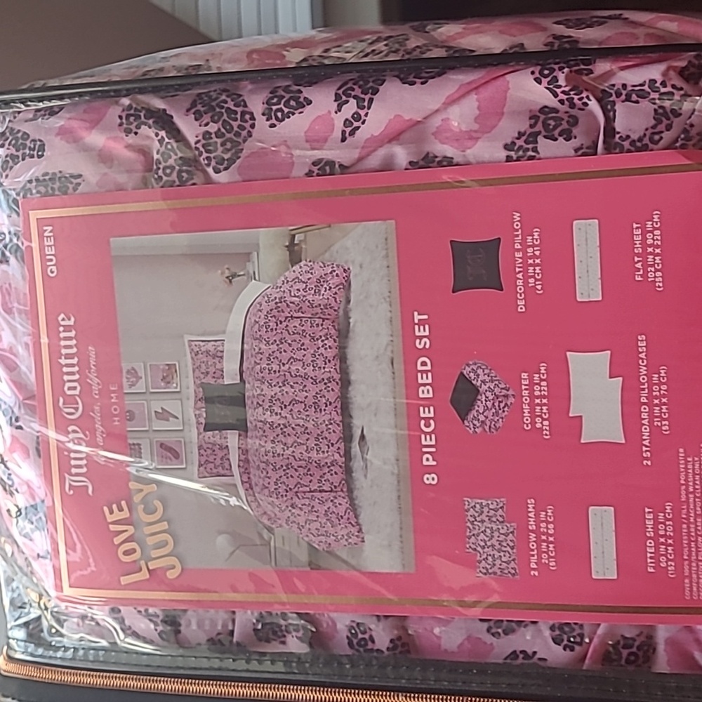 Juicy Couture Pink Comforter Set Luxurious Bedding - Queen - Picture 5 of 11